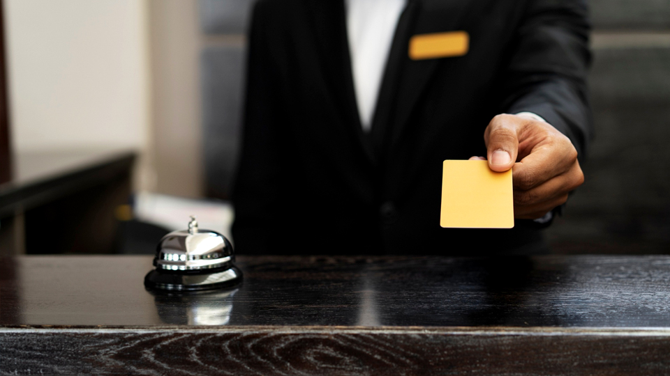 ۵ مهارت کلیدی برای موفقیت در شغل پذیرش هتل
