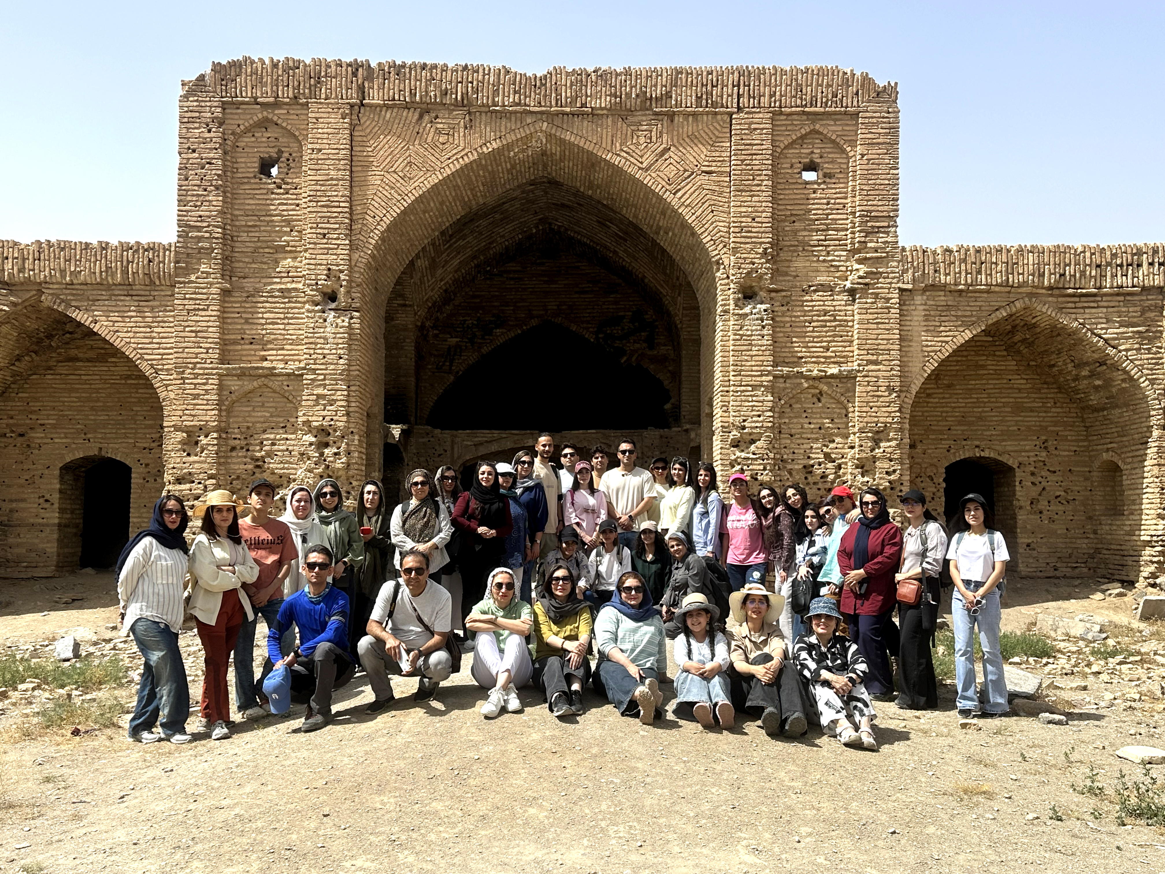 از سنگ‌نگاره‌های تیمره تا ارگ گوگد؛ تور تخصصی آموزشگاه آوای دشتیاران در گلپایگان